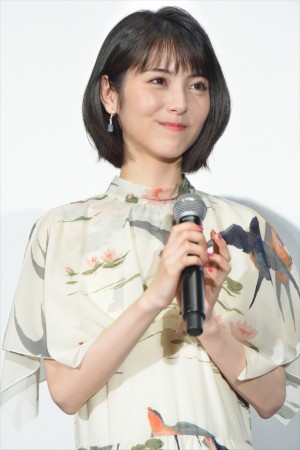 浜辺美波、『映画 賭ケグルイ』初日舞台挨拶に登場