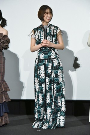 森川葵、『映画 賭ケグルイ』初日舞台挨拶に登場