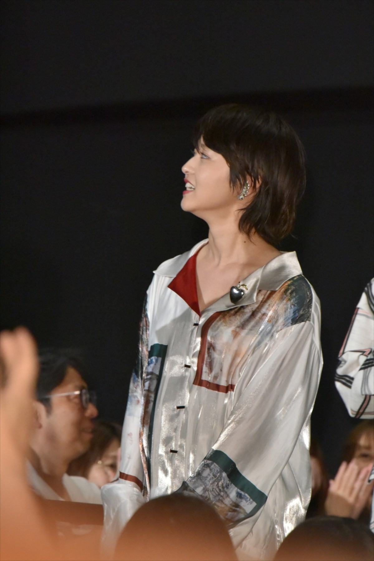 浜辺美波、『賭ケグルイ』舞台挨拶で“ほっこり”ハプニング起こし照れ笑い
