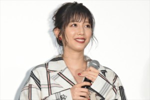 松田るか、『映画 賭ケグルイ』初日舞台挨拶に登場