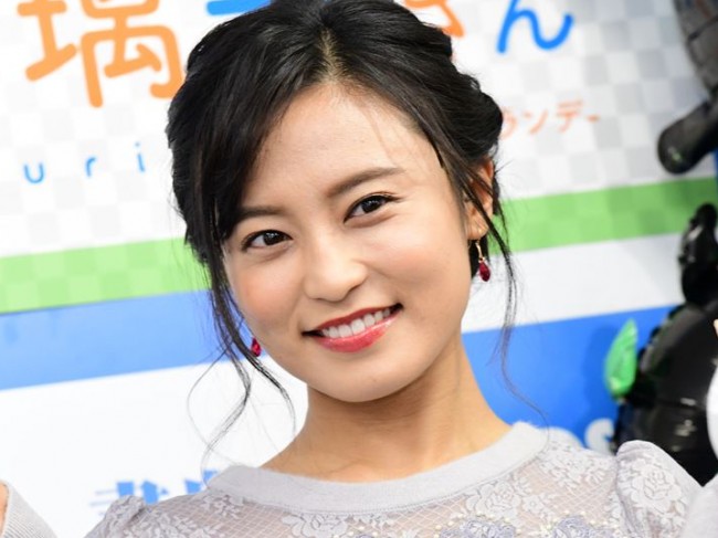 小島瑠璃子 水着姿のはじける笑顔ショット披露にファンため息 19年5月7日 エンタメ ニュース クランクイン