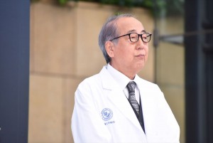 5夜連続ドラマスペシャル 山崎豊子『白い巨塔』制作発表記者会見に登場した岸部一徳