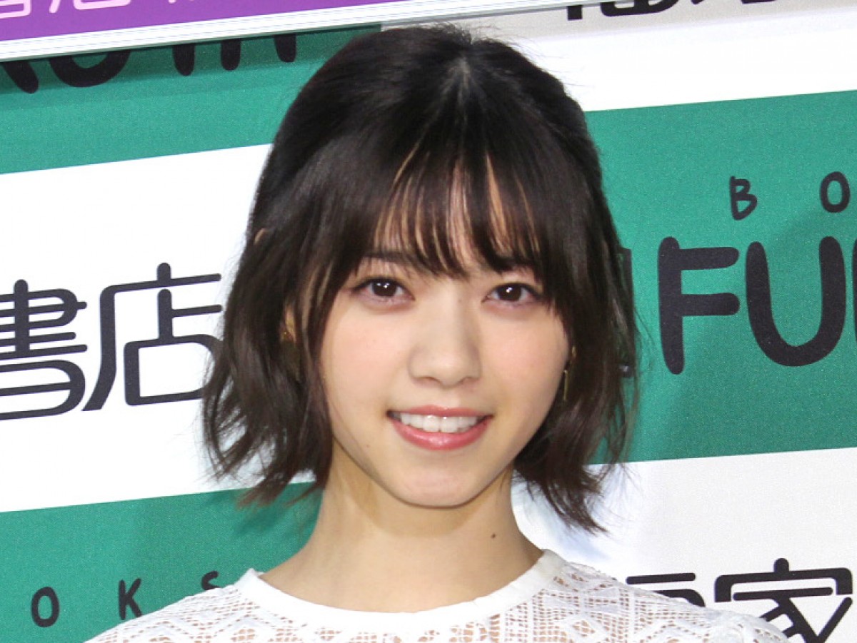 西野七瀬、“黒島ちゃん”オフショットに「これ以上白が似合う女性はいない」