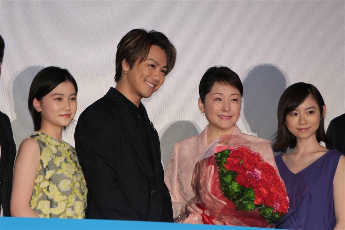 TAKAHIRO、松坂慶子をエスコートし笑顔「ジェントルマンなんで」