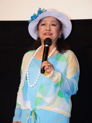 冨士眞奈美、映画『ばあばは、だいじょうぶ』舞台挨拶に登場