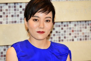 舞台『フローズン・ビーチ』制作発表に登場した鈴木杏