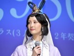 菜々緒、「au発表会 2019 Summer」に登場