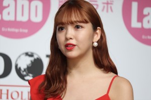 「脱毛ラボ・ホームエディション」及び「ビックカメラ期間限定ブース」お披露目会に登場した藤田ニコル