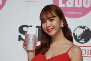 「脱毛ラボ・ホームエディション」及び「ビックカメラ期間限定ブース」お披露目会に登場した藤田ニコル