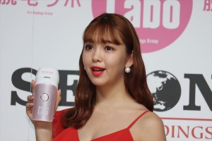 「脱毛ラボ・ホームエディション」及び「ビックカメラ期間限定ブース」お披露目会に登場した藤田ニコル