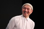 映画『きみと、波にのれたら』完成披露舞台挨拶に登場した湯浅政明監督