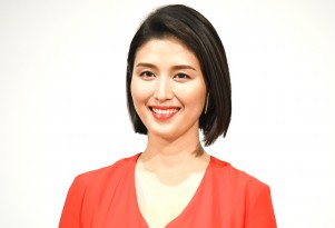 『ウルトラマン★幸楽苑』新キャンペーン記者発表会に登場した橋本マナミ