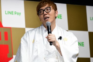 「LINE・LINE Pay 記者発表会」に登場したHIKAKIN