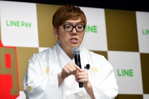 「LINE・LINE Pay 記者発表会」に登場したHIKAKIN