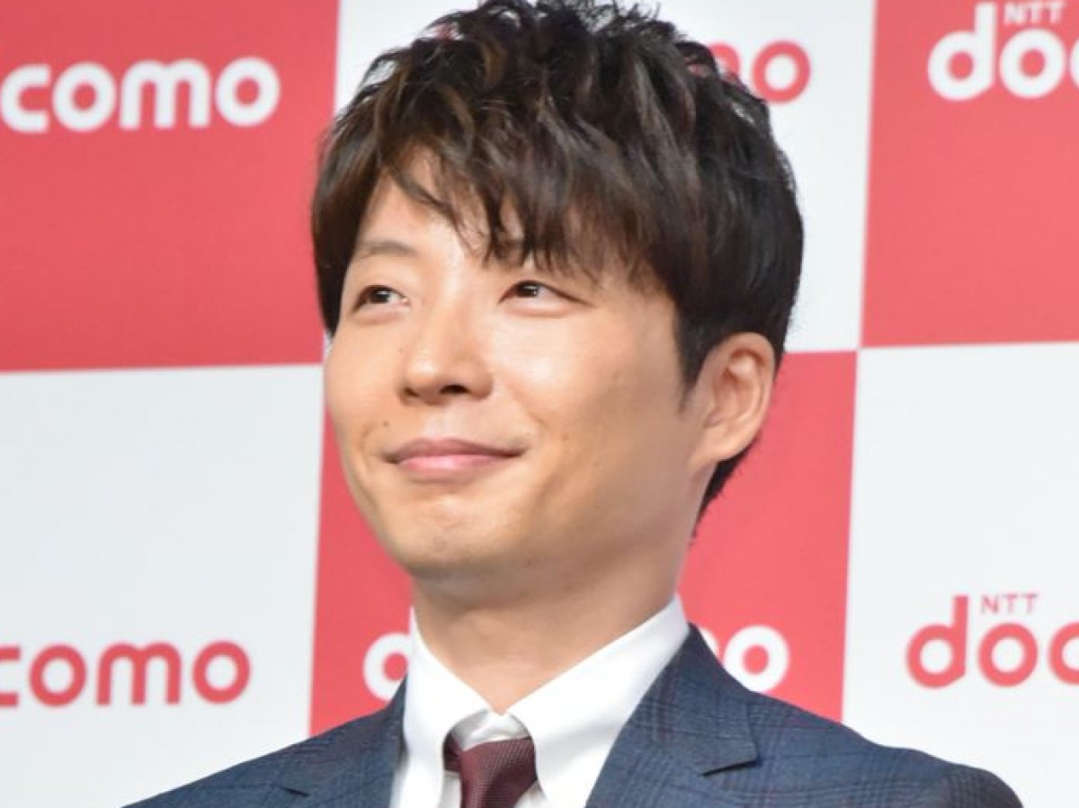 星野源、レスラー中邑真輔とのペアルックに反響「彼氏と彼女みたい」