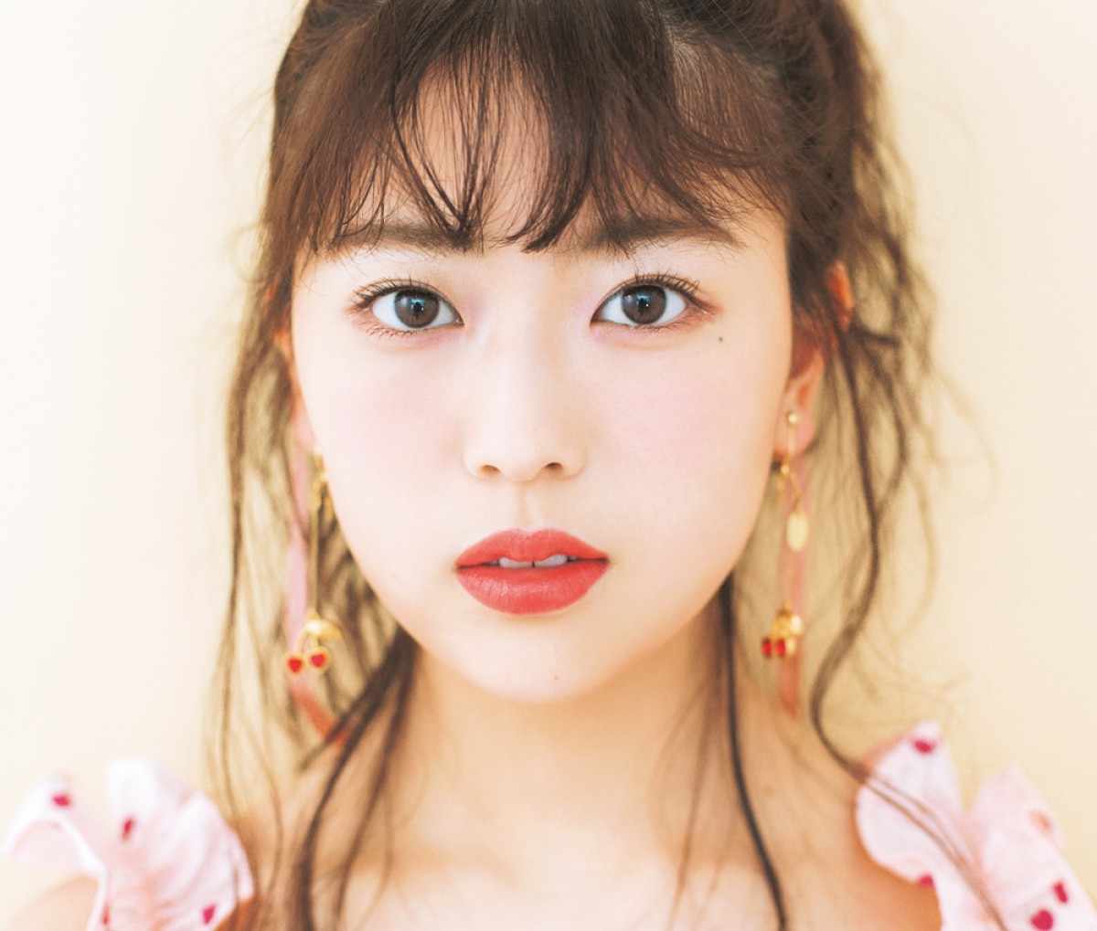 乃木坂46・白石麻衣、“優美で華麗”な大人の姿にドキッ！