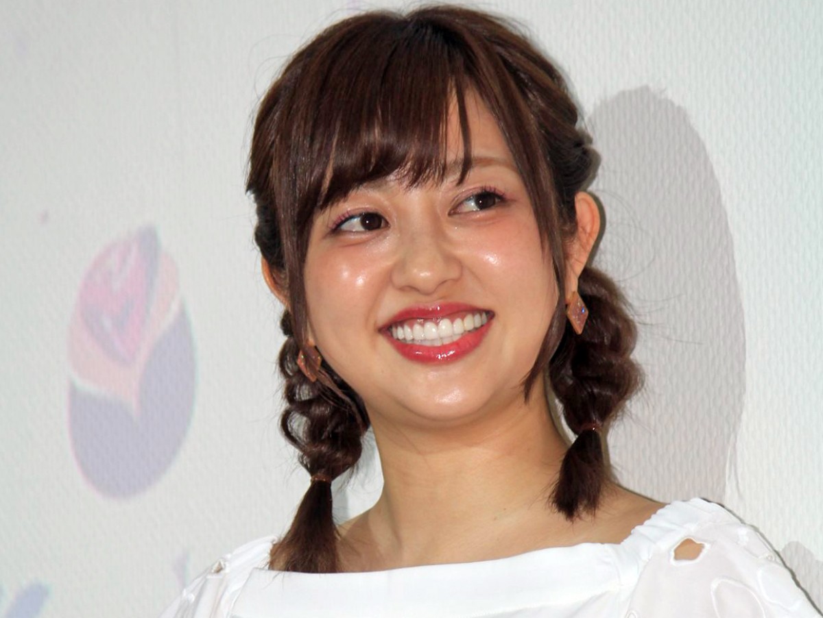 菊地亜美の浴衣姿に「最高」「お似合い」の声　ピンクの髪色も好評