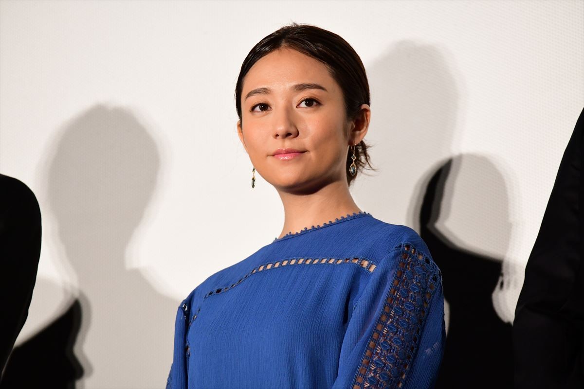 松坂桃李、自身のヒーローは父親「磐音みたいに、ものすごくおっとり」