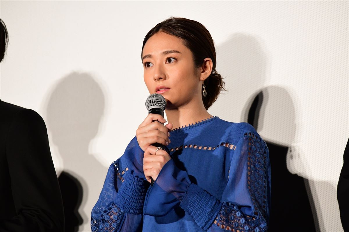 松坂桃李、自身のヒーローは父親「磐音みたいに、ものすごくおっとり」