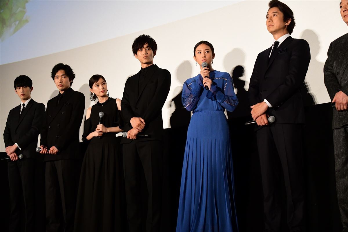 松坂桃李、自身のヒーローは父親「磐音みたいに、ものすごくおっとり」