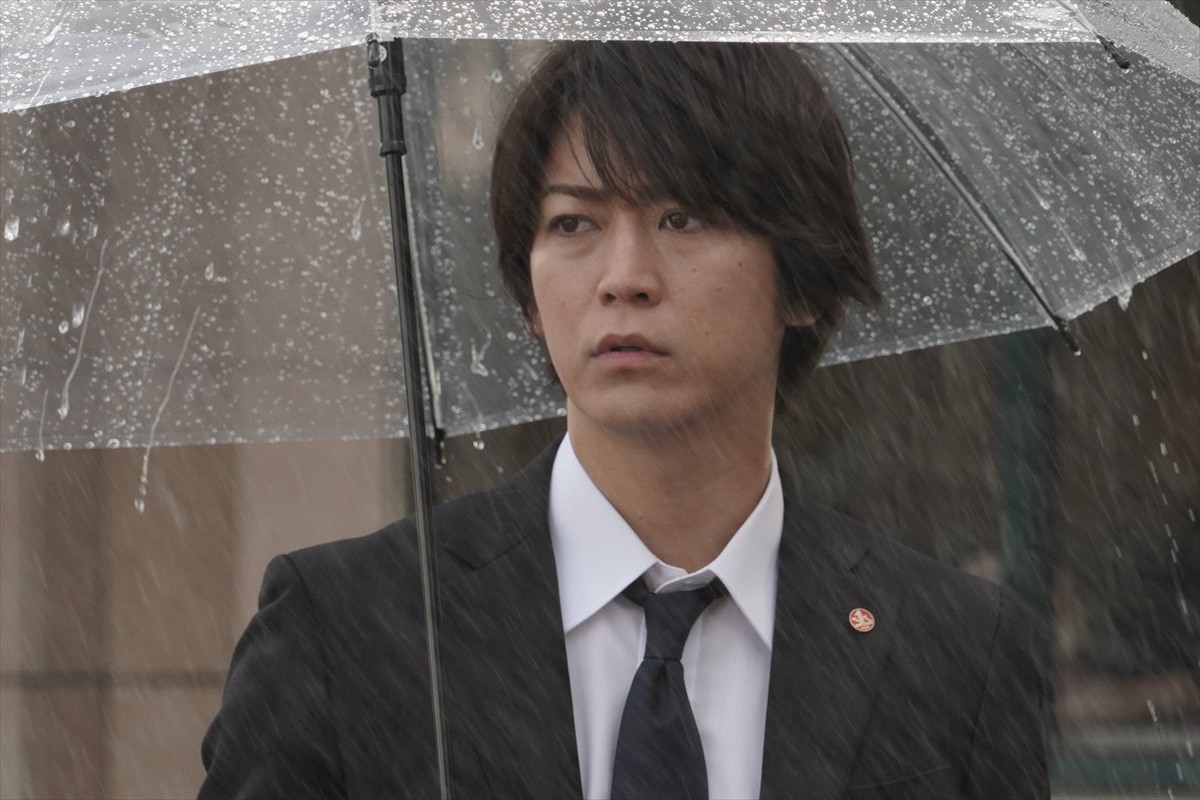 亀梨和也、雨に打たれ二階堂ふみを切なく思う 『ストロベリーナイト・サーガ』場面写真公開