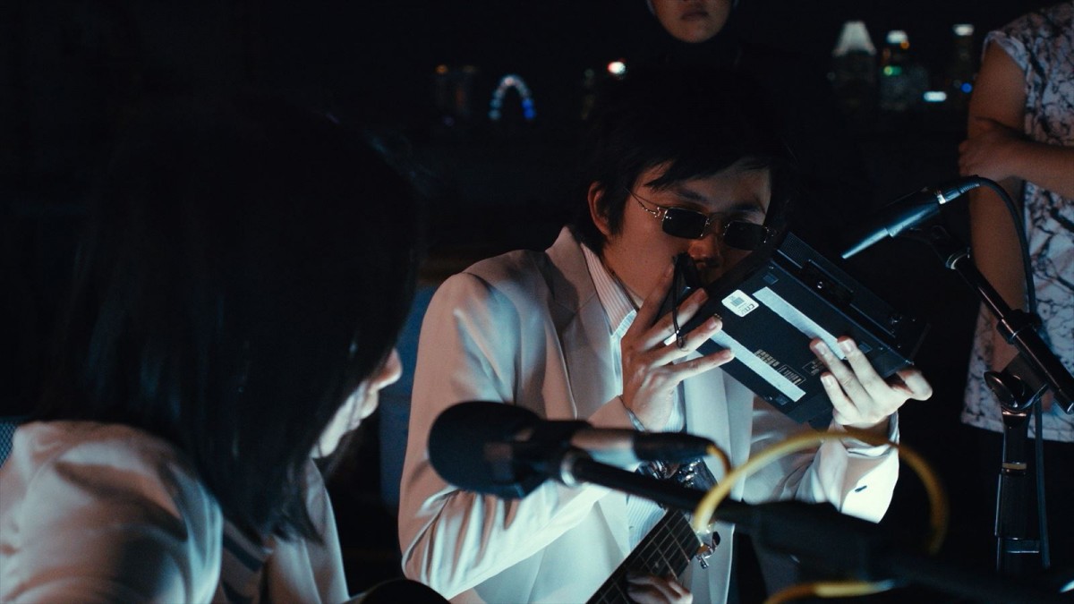 遠藤新菜×SUMIRE『TOURISM』、独特の彩色でシンガポールを映す予告公開