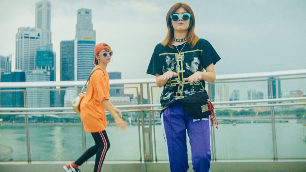 遠藤新菜×SUMIRE『TOURISM』、独特の彩色でシンガポールを映す予告公開