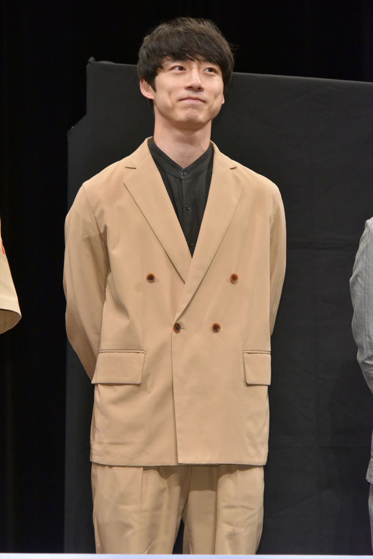 坂口健太郎、筋トレに熱中　吉田鋼太郎も胸筋絶賛「スッゴい」