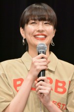 映画『劇場版 ファイナルファンタジーXIV 光のお父さん』完成披露試写会に登場した佐久間由衣