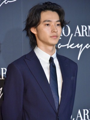 「GIORGIO ARMANI 2020 CRUISE COLLECTION SHOW」に来場した山崎賢人