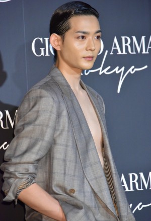 「GIORGIO ARMANI 2020 CRUISE COLEECTION SHOW」に来場した竜星涼