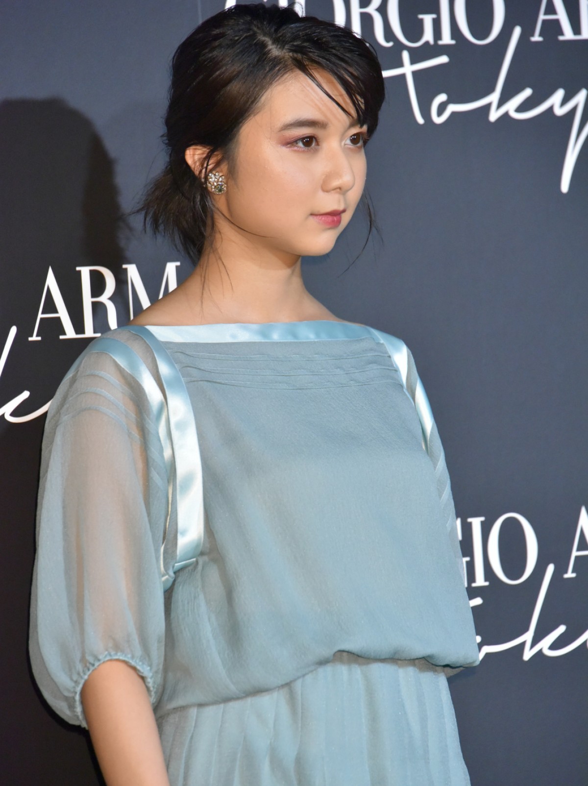 「アルマーニ」ファッションショーに西島秀俊、山崎賢人、ユマ・サーマン、剛力彩芽ら来場