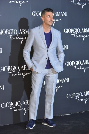 「GIORGIO ARMANI 2020 CRUISE COLLECTION SHOW」に来場したパンツェッタ・ジローラモ