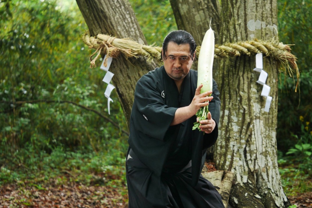 浜辺美波、『世にも奇妙な物語』に初主演 “大根”で殺陣アクション披露
