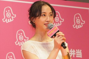 映画『今日も嫌がらせ弁当』完成披露イベントに登場した松井玲奈