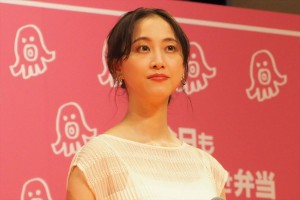 映画『今日も嫌がらせ弁当』完成披露イベントに登場した松井玲奈