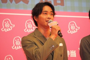 映画『今日も嫌がらせ弁当』完成披露イベントに登場した佐藤寛太