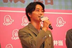 映画『今日も嫌がらせ弁当』完成披露イベントに登場した佐藤寛太