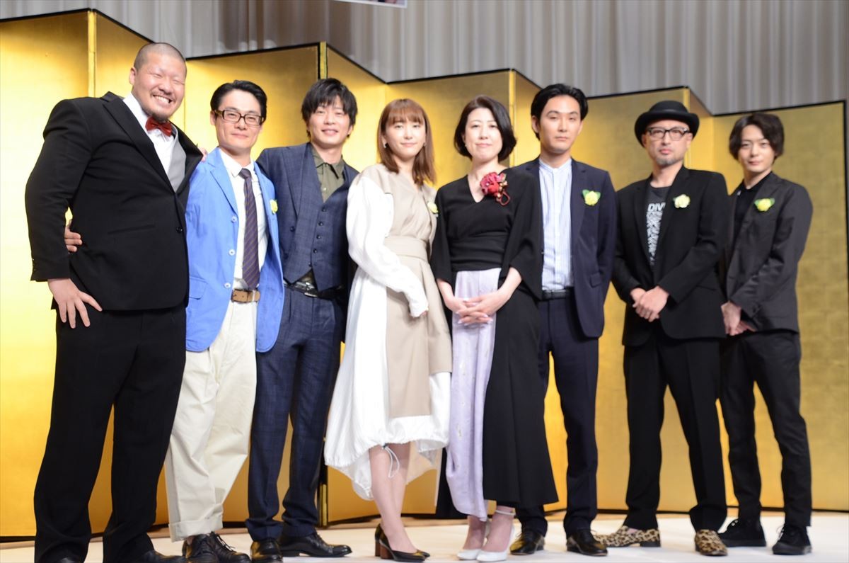 新垣結衣、『けもなれ』受賞の脚本家・野木亜紀子を祝福「これからもいっぱい書いて」