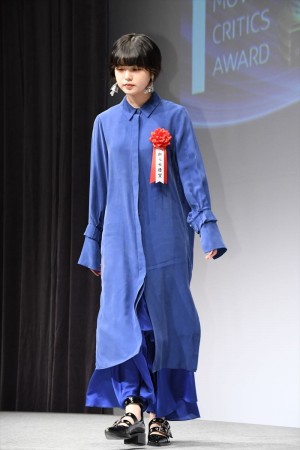 「第28回日本映画批評家大賞」授賞式、新人女優賞を受賞した平手友梨奈