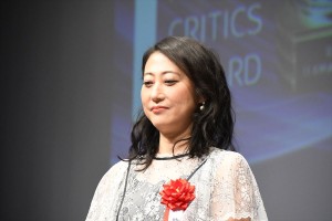 「第28回日本映画批評家大賞」授賞式、助演女優賞を受賞した友近
