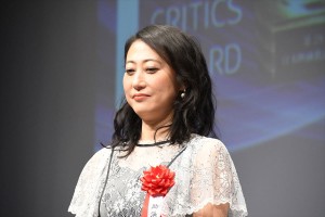 「第28回日本映画批評家大賞」授賞式、助演女優賞を受賞した友近