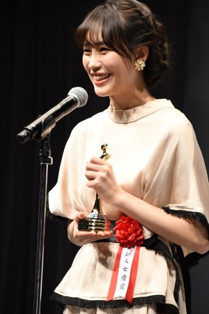 「第28回日本映画批評家大賞」授賞式、新人女優賞を受賞した南沙良