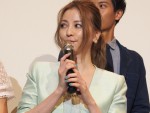 香里奈、映画『ライフ・オン・ザ・ロングボード 2nd Wave』初日舞台挨拶に登場