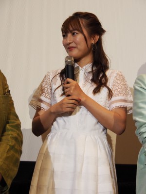 森高愛、映画『ライフ・オン・ザ・ロングボード 2nd Wave』初日舞台挨拶に登場