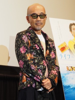 竹中直人、映画『ライフ・オン・ザ・ロングボード 2nd Wave』初日舞台挨拶に登場