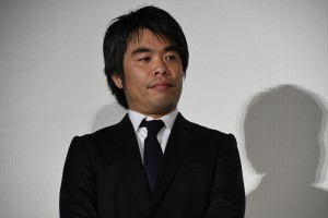 森義隆監督、『パラレルワールド・ラブストーリー』公開記念舞台挨拶に登場