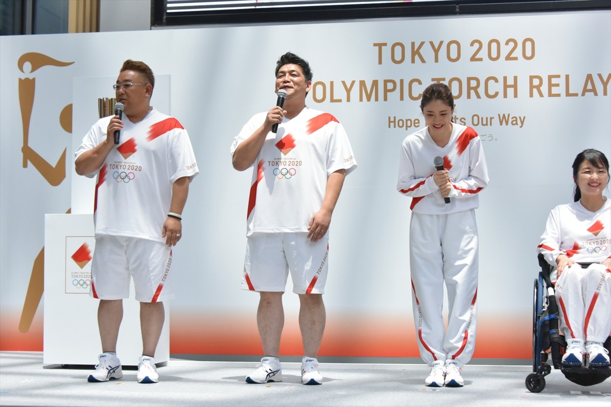 石原さとみ、人生初の名刺にニコニコ　サンド伊達「携帯の番号は…」