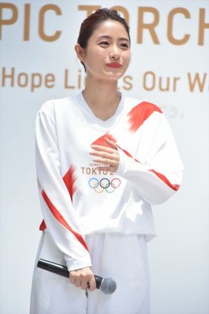「東京 2020 オリンピック聖火リレー イベント」に登場した石原さとみ