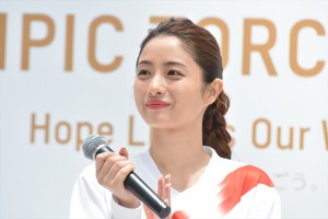 「東京 2020 オリンピック聖火リレー イベント」に登場した石原さとみ